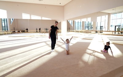 Еще больше милых моментов с занятий дошкольниц с участием олимпийской чемпионки