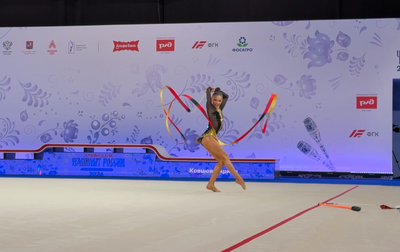 Arina Kovshova's exclusive element in the ribbon routine