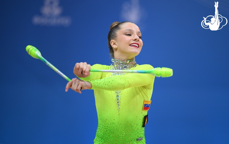 Jimena Dominguez during an exercise with clubs