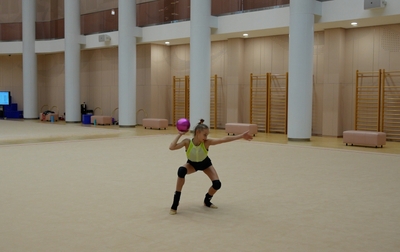 Как правильно брать мяч?