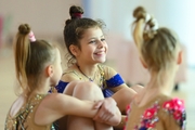 Karolina Tarasova (center) at an assessment training session