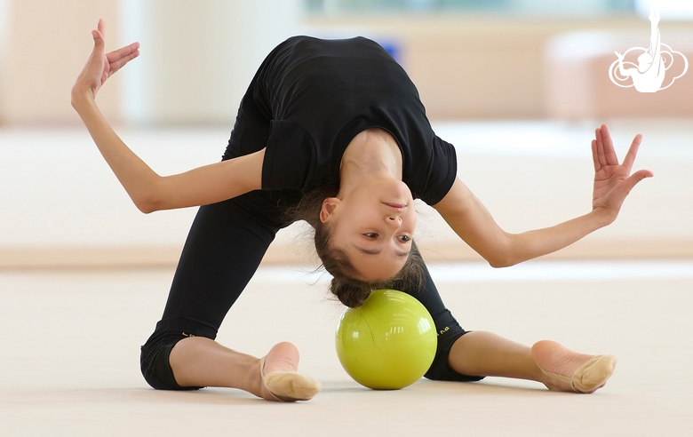 Valeria Medvedeva during the ball exercise