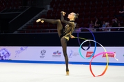Яна Заикина во время упражения с лентой
