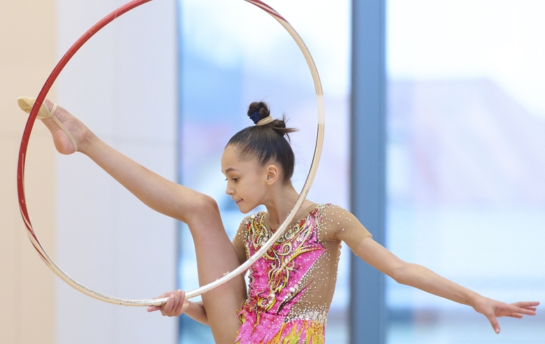 Valeria Medvedeva during an exercise with a hoop at a control training session