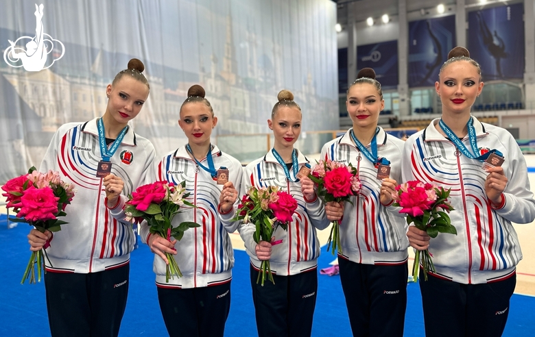 Групповички-сениорки из Волгоградской области завоевали бронзу первого этапа «Кубка сильнейших» в финале с пятью мячами
