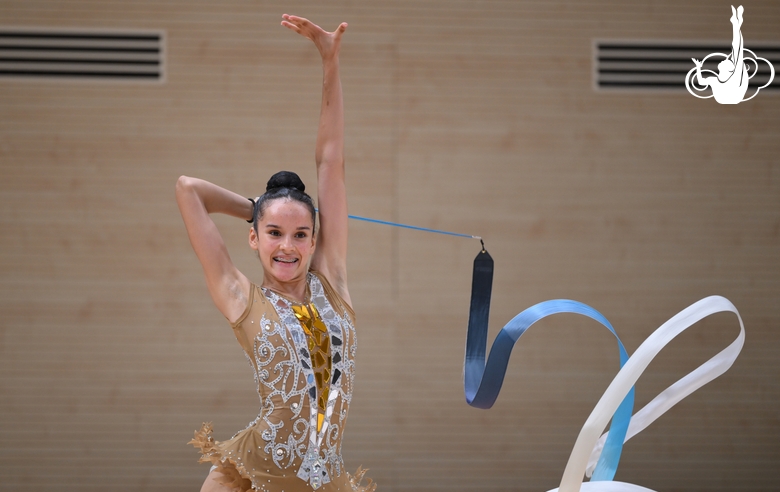 Кубинская гимнастка Изабелла Рохас во время контрольной тренировки в Академии перед чемпионатом мира