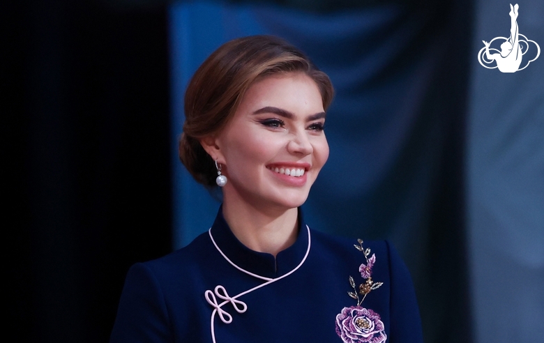 Олимпийская чемпионка Алина Кабаева поздравила китайских друзей и партнеров с Праздником середины осени