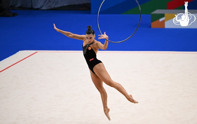 Lala Kramarenko during the hoop exercise