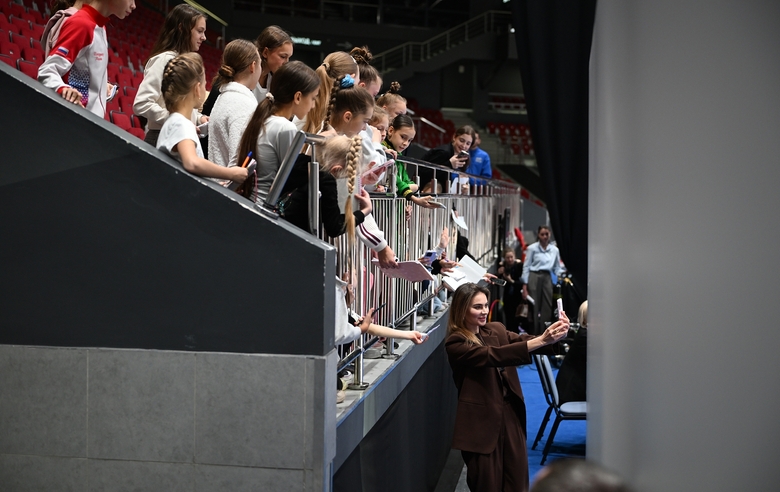 September 19, 2026. Olympic champion Alina Kabaeva with fans at the third stage of the Cup of the Strongest in St. Petersburg