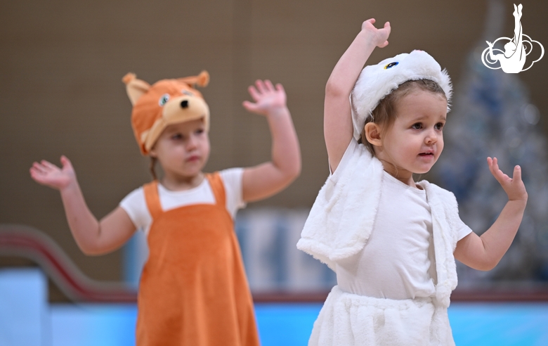Дошкольницы Академии во время новогодней елки