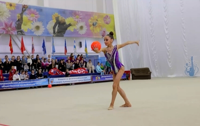 Fragments of the young gymnasts’ performances at the Sky Grace Tournament in Ivanovo on the first day of the competition