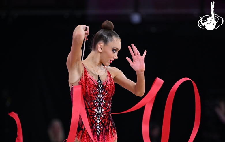 Victoria Bespalova during a ribbon exercise