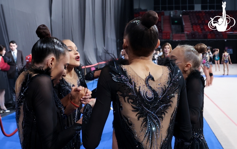 Команда «Небесной грации» перед выступлением