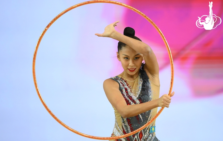 Aibota Yertaikyzy during the hoop exercise