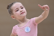 Young gymnast at the mAlinka tournament