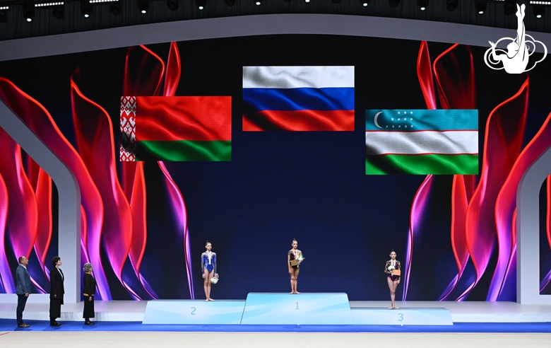 Awards giving to juniors in individual events