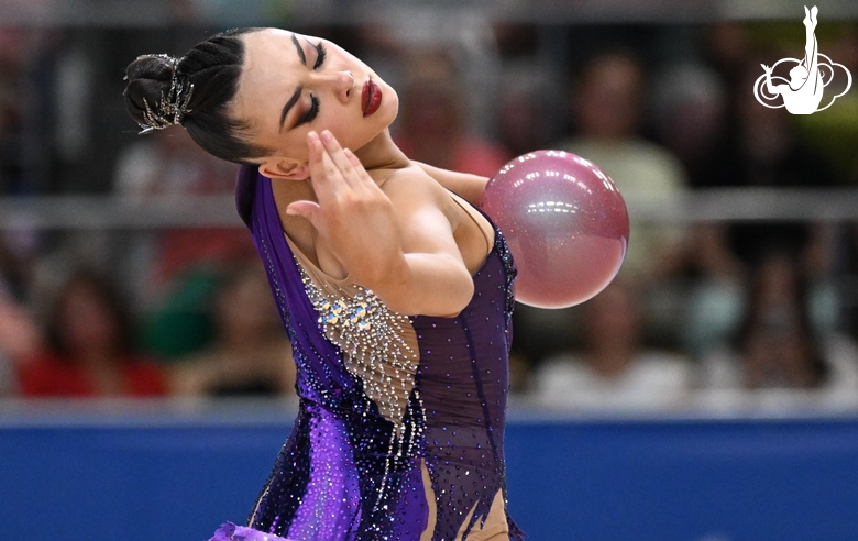 Lala Kramarenko during the ball exercise