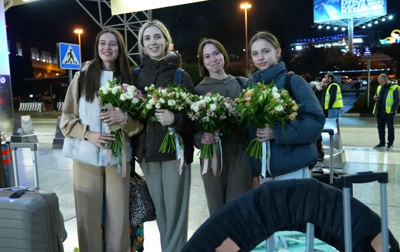 Теплая встреча в аэропорту