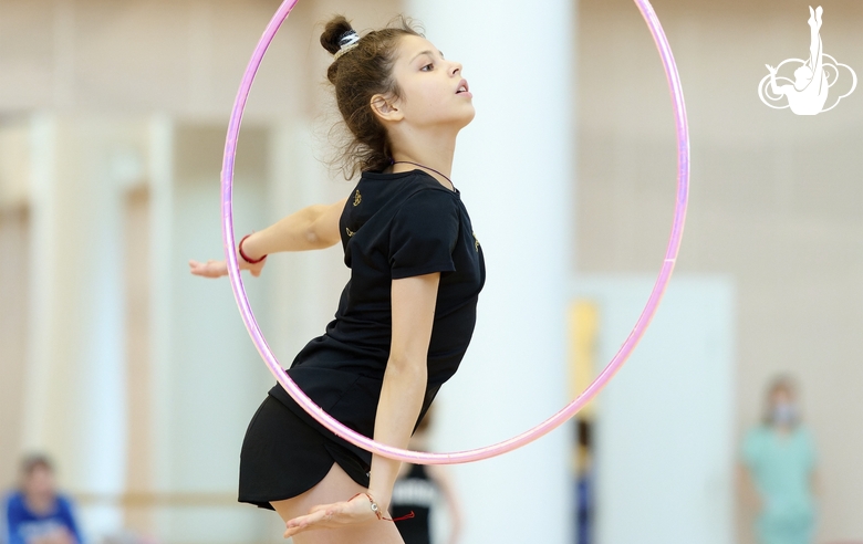 Karolina Tarasova during an exercise with a hoop