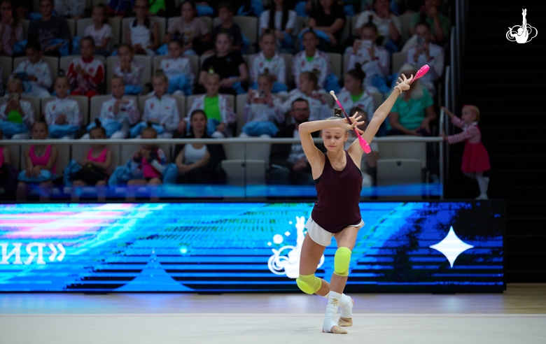 Yana Zaikina during a training session