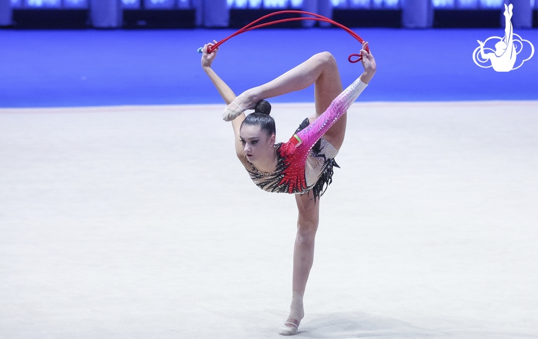 Alina Harnasko during an exercise with a jump rope