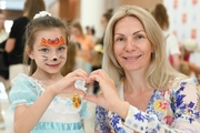 Young Academy guest with her mother