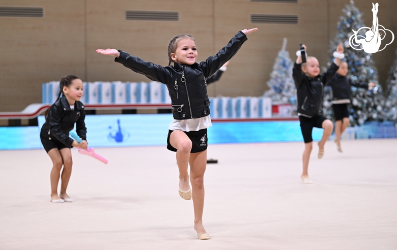 Дошкольницы Академии во время новогодней елки