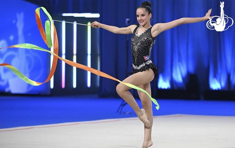 Isabella Rojas during an exercise with a ribbon