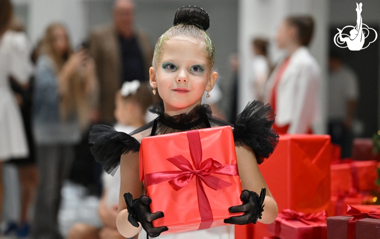 Участница новогодней елки в Академии единоборств