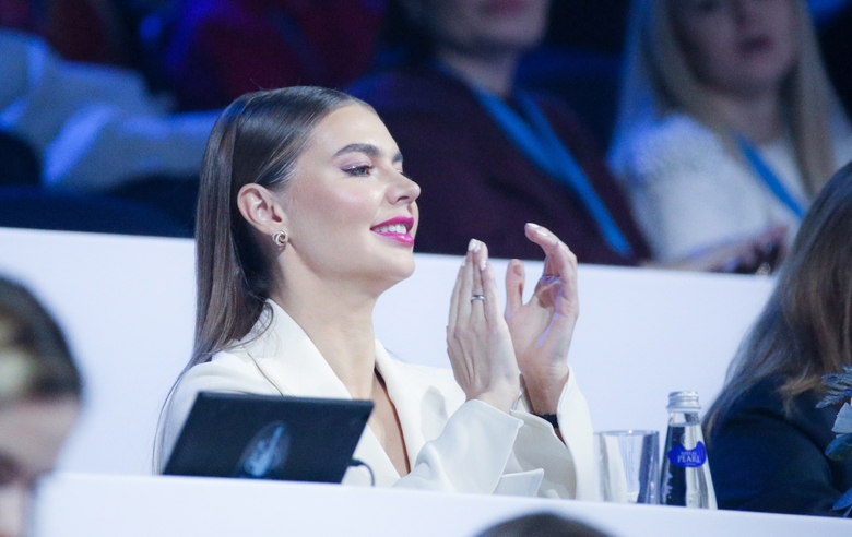 December 16, 2021. Moscow. VTB Arena. Sky Grace Experimental Tournament. Alina Kabaeva