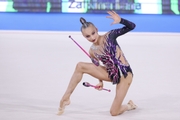 Яна Заикина во время упражнения с булавами