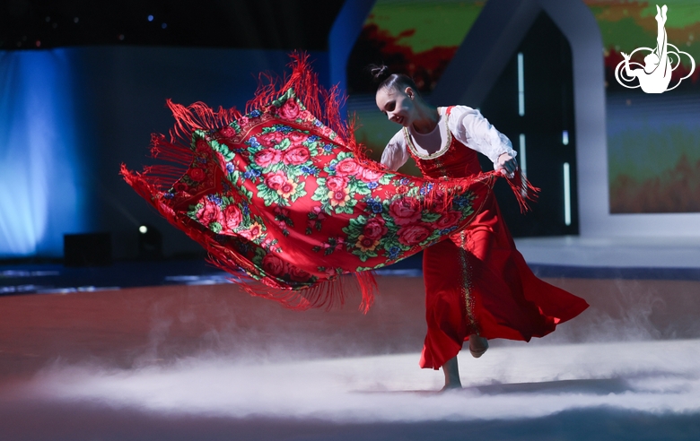 Mariia Borisova in the Oh, It's Not Yet Evening routine