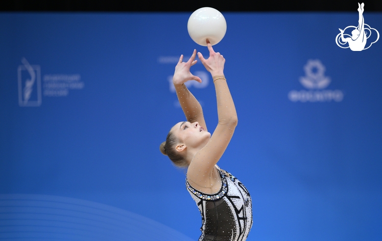 Natalia Usova during an exercise with a ball