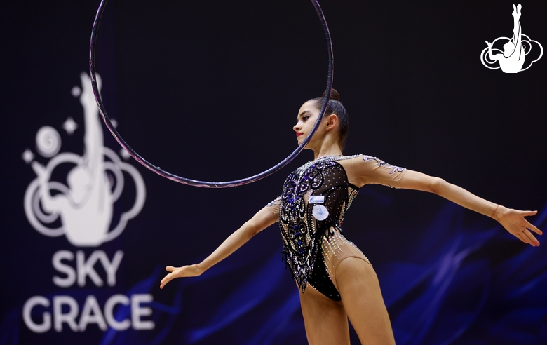 Anna Vakulenko during an exercise with a hoop