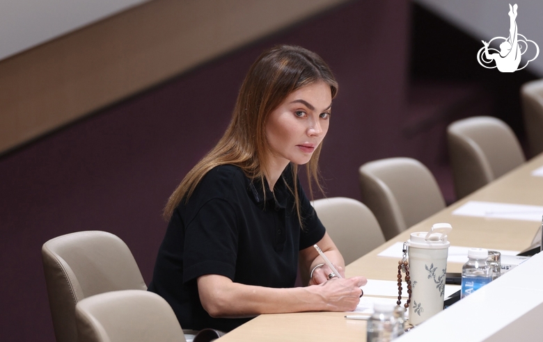 Олимпийская чемпионка Алина Кабаева во время контрольной тренировки в Академии