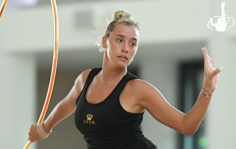 Maria Pobedushkina with a hoop