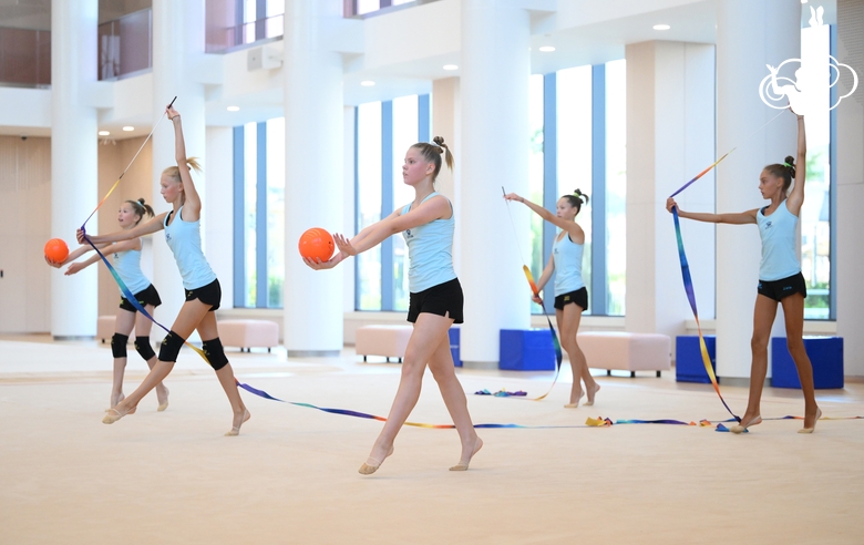 Gymnasts from the Khanty-Mansiysk Autonomous Okrug during an exercise with balls and ribbons