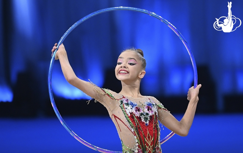 Ksenia Savinova during an exercise with a hoop