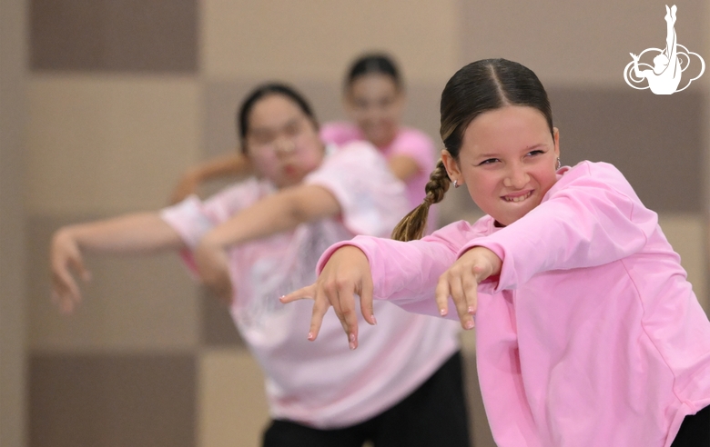 Alla Dukhova's dance studio TODES intensive course participants during a flash mob