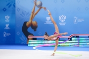 Яна Заикина во время упражнения с лентой