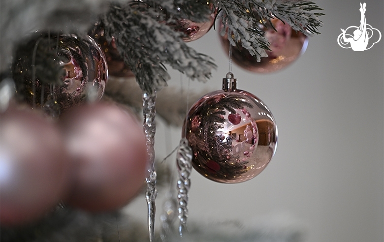 Festive holiday tree at the Academy