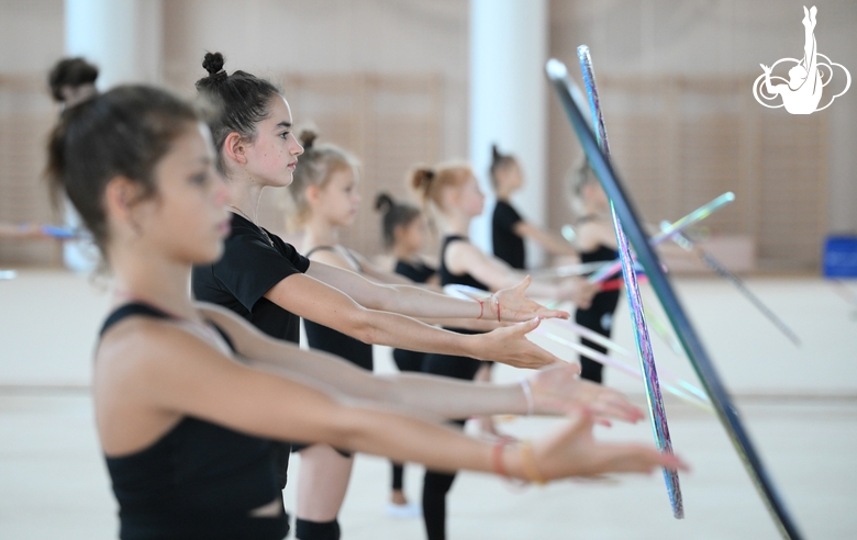 Students of the Academy during a master class by the Averina sisters