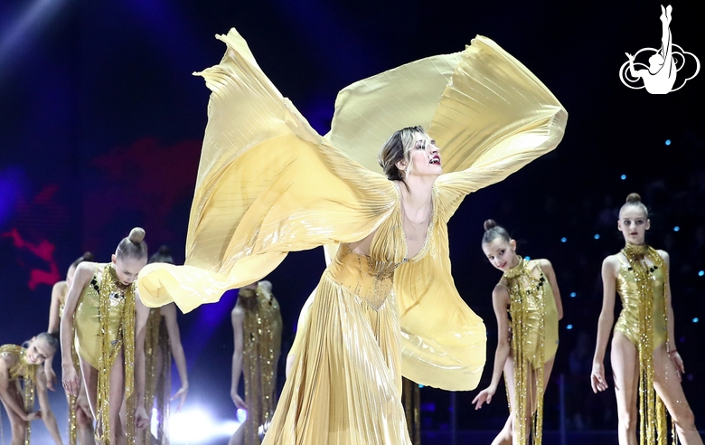 Evgenia Kanaeva during the performance at the gala show