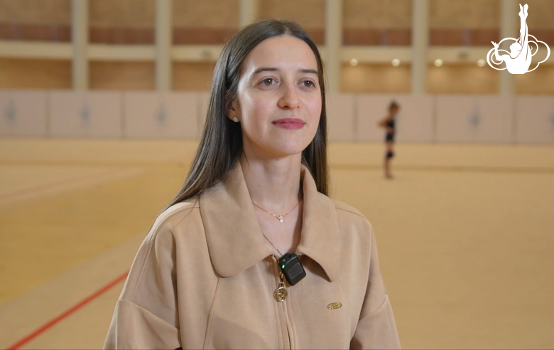 Тренер Академии Елизавета Чернова рассказала о выступлении Елизаветы Гераськиной на первенстве федеральной территории «Сириус»