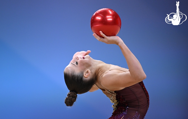 Milena Shchenyatskaya during the ball exercise