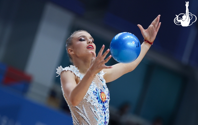 Vladislava Nikolaenko during the ball exercise