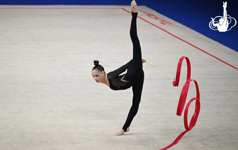 Mariia Borisova during the ribbon exercise