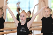 Olga Chernykh and Alina Proshchalykina at a choreography class