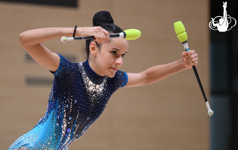Кубинская гимнастка Изабелла Рохас во время контрольной тренировки в Академии перед чемпионатом мира
