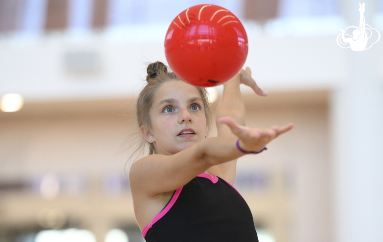 Jimena Dominguez during an exercise with the ball